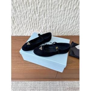 ブランド スニーカー 激安人気定番品質保証 海外セレブ愛用 品質保証書プラダパンプス..