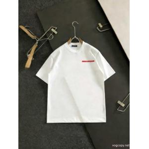 偽 ブランド販売店舗限定モデル 通気性のいい 2026年トレンドNO1半袖TシャツPRADA