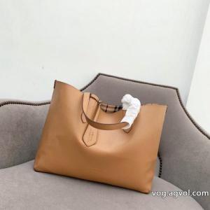 BURBERRYブランド コピー 通販    バッグ新作夏の優秀アイテム 華やかな印象に ストリート系.