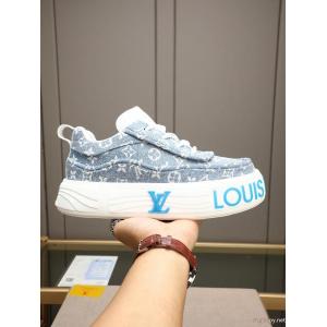 LOUIS VUITTONスニーカーブランド コピー 激安独特な 綺麗な 最前線2026