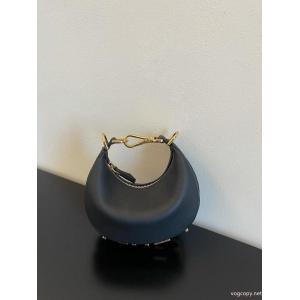 ブランド コピー 品FENDI    おしゃれセレブ愛用率NO.1 2026春夏トレンドファッション新作 ストリートに溢れる...