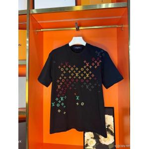 LOUIS VUITTON新作限定　人気沸騰中 格安SALE リラックススタイルが実現ブランド 通販半袖Tシャツ