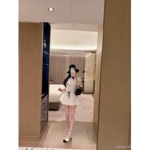 偽物 ブランド 販売MIUMIU新作で希少 国内込 可愛い一枚革仕立て    ワンピース.