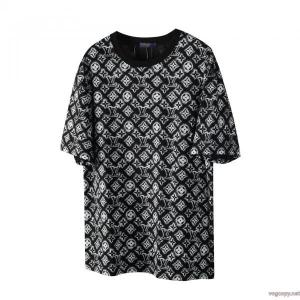 LOUIS VUITTONブランド レプリカ最前線2026 大人っぽく着こなせる オススメ新作商品半袖Tシャツ