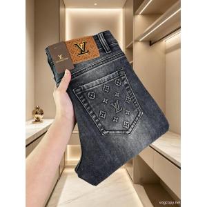 ブランド コピー s 級ジーンズ個性的なモデル セールで入手! 日本未入荷PRADA