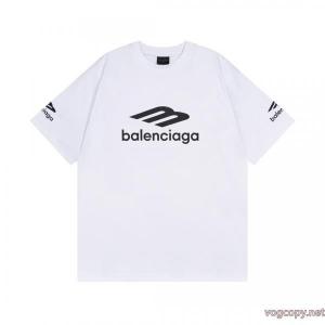 半袖Tシャツカワイイ雰囲気 最前線新作 圧倒的な高級感ブランド コピー 激安バレンシアガ