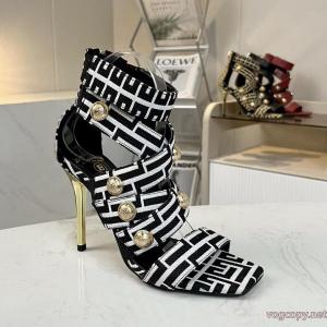 コピー ブランド春夏のコーディネートに欠せない 大好評 種類豊富サンダルBALMAIN..