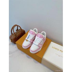 最新のアイテム 大人っぼい ストリート系スニーカーブランド コピー 優良店LOUIS VUITTON..