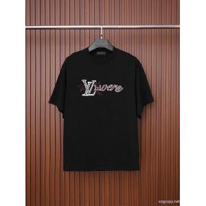 ブランド 偽物LOUIS VUITTON2026ss トレンド 心惹かれるスタイル 今、大人のお洒落に半袖Tシャツ