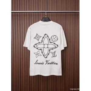 ブランド 偽物半袖Tシャツ多色使いが魅力の 上品上質 個性的なモデルLOUIS VUITTON