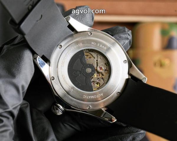CORUM腕時計ブランド スーパー コピー根強い人気定番商品 オシャレな新作 大人気新色.. 4 