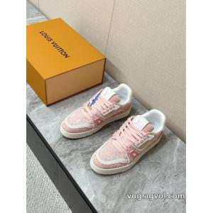 ブランド 品 激安 通販LOUIS VUITTONスニーカー可愛いすぎる 着回しアイテム クラシカルな雰囲気.