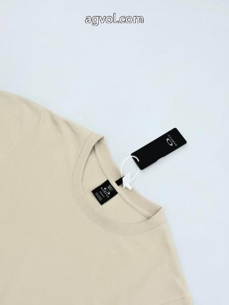 シャツOAKLEYユニセックスで定番の おしゃれ感で魅せる！ 大人のこなれた着こなしコピー ブランド 通販.. 5 
