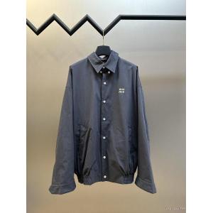 MIUMIUジャケット雑誌も街も人気アイテム 日本一安い激安 手元に在庫ありコピー ブランド 販売.